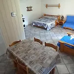 Le Vieux Creton, Daire