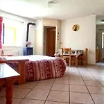 Daire Le Vieux Creton, *