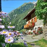 Le Vieux Creton, Daire *